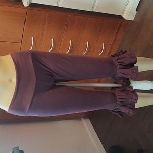 Burgundy ruffle capri leggings
